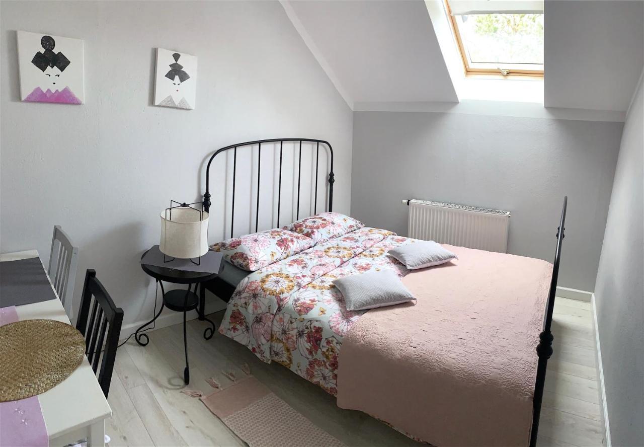 Szary Domek Apartamenty Ustka Esterno foto